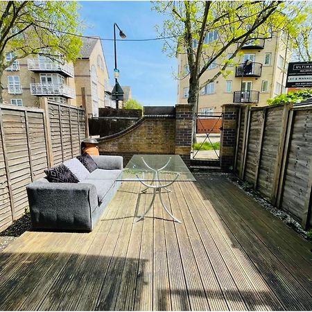 Up To 3 People, Room In A Share House With Private Garden Access London Exterior photo